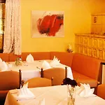 Kreuz Hotel 3*